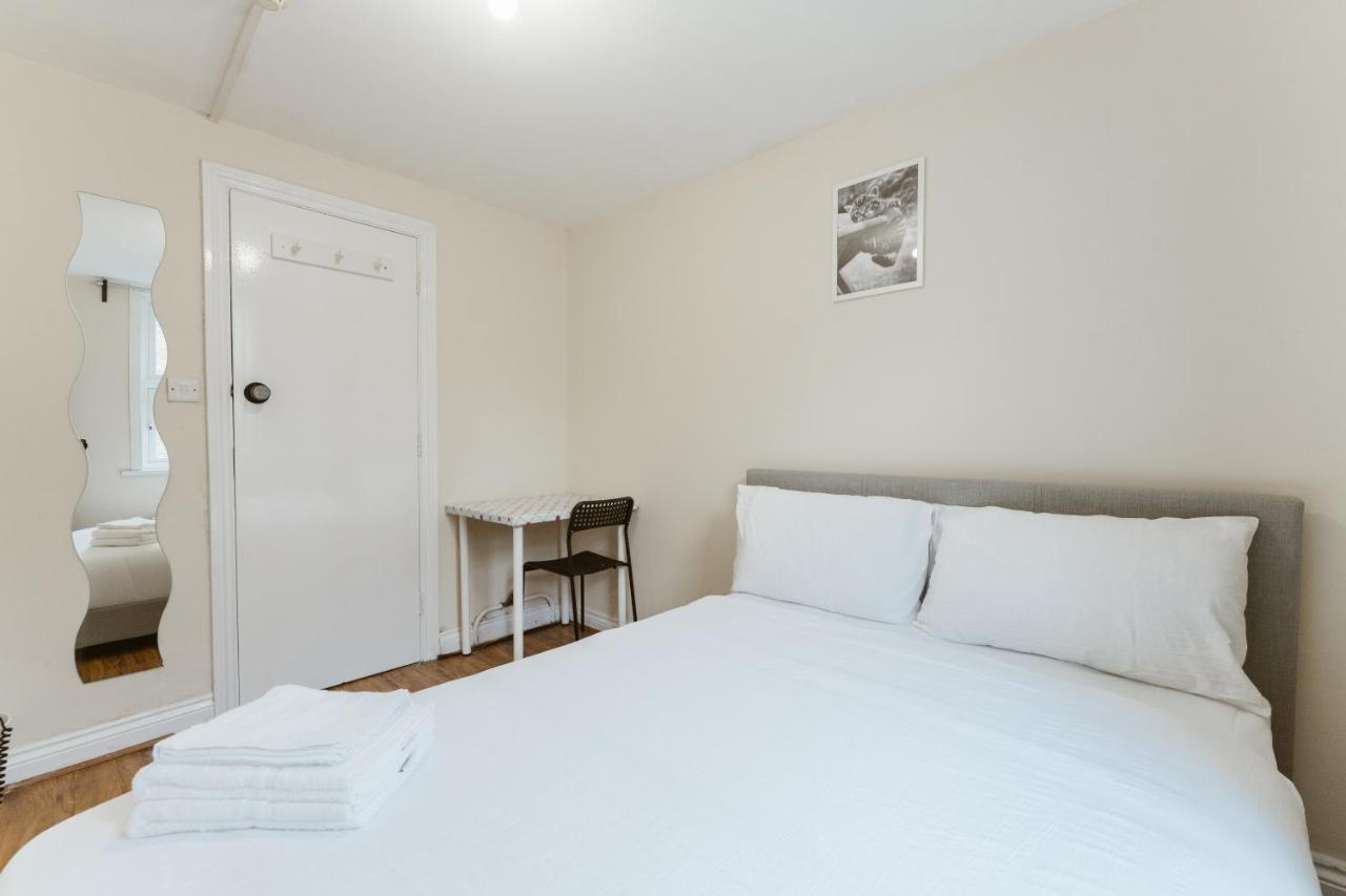 Mile End Rooms 57A Лондон Екстериор снимка
