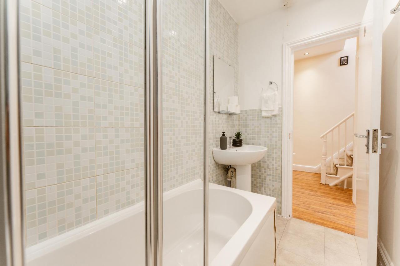 Mile End Rooms 57A Лондон Екстериор снимка