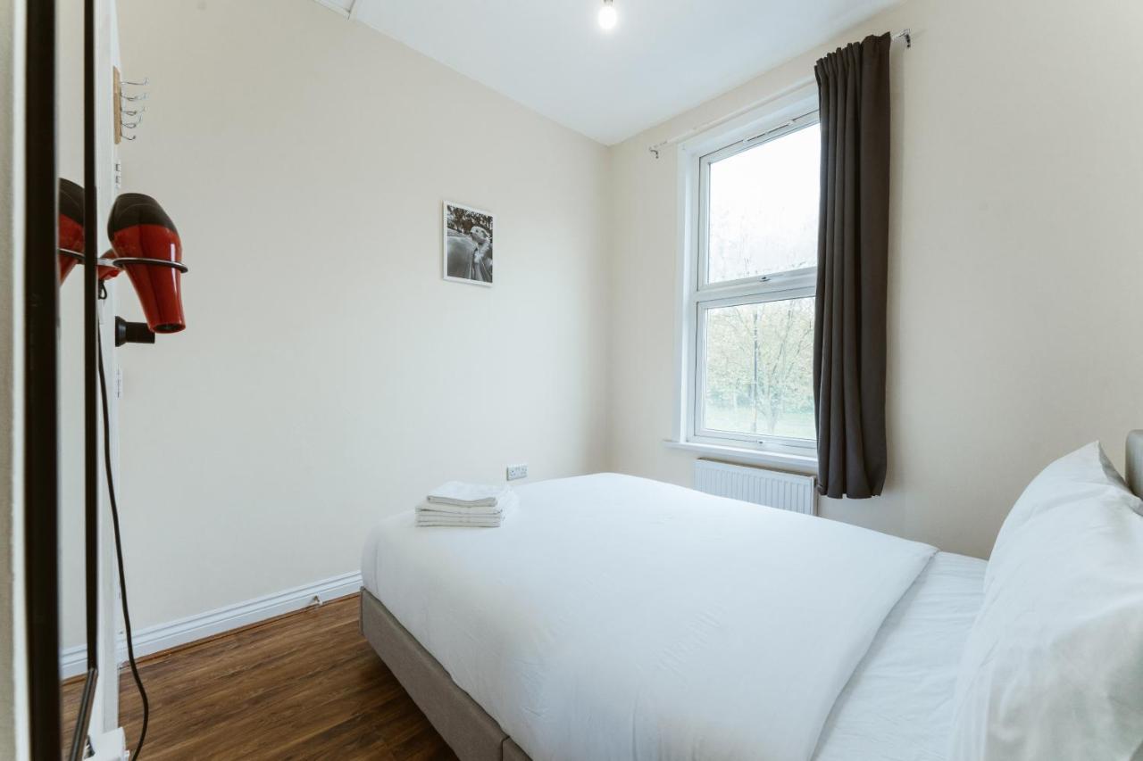 Mile End Rooms 57A Лондон Екстериор снимка